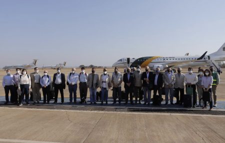 Hamilton Mourão leva 11 embaixadores em viagem para conhecer a “realidade” da Amazônia