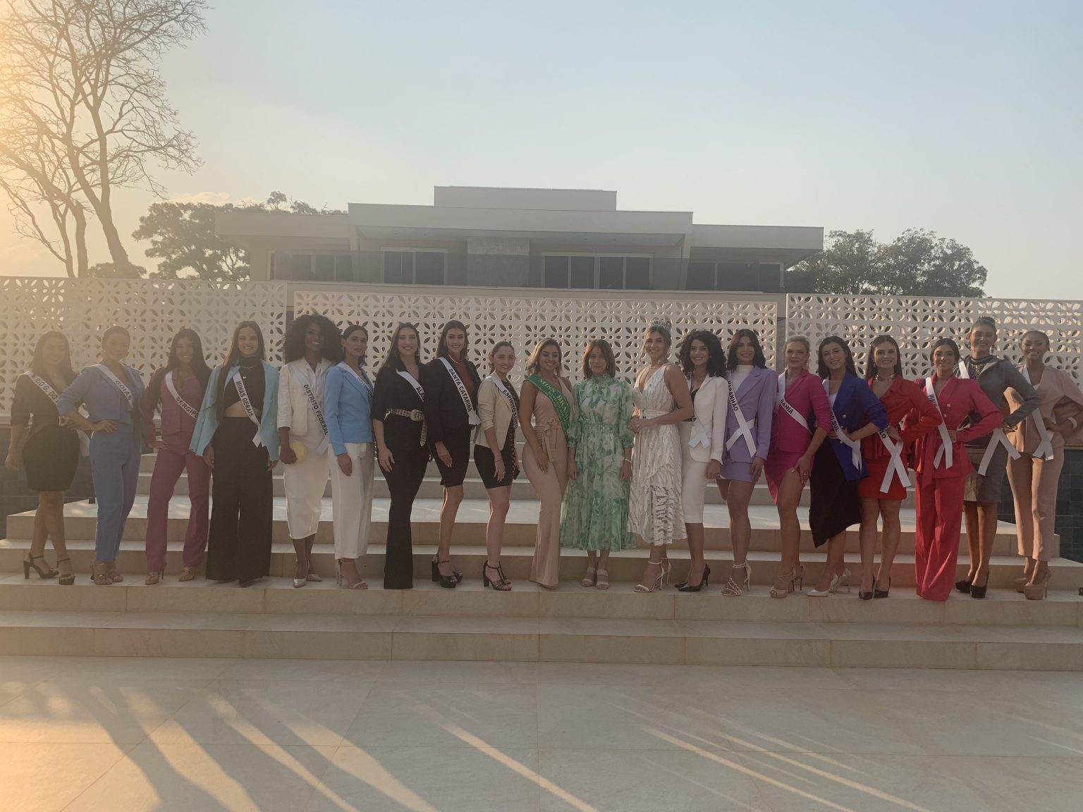 Misses são recebidas na embaixada da República Dominicana