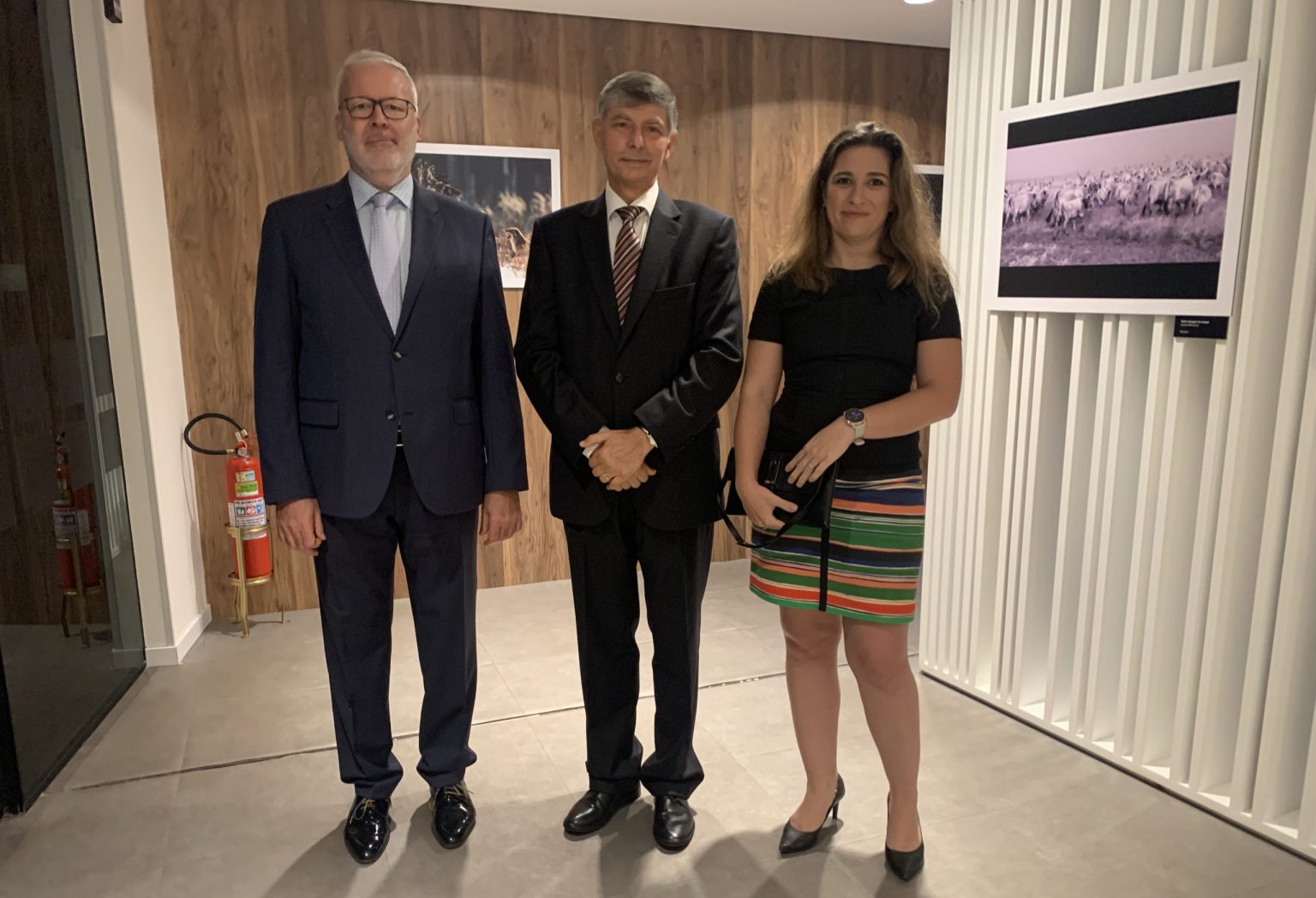 O embaixador do Hungria, Zoltán Szentgyörgyi, abre exposição no CCBB