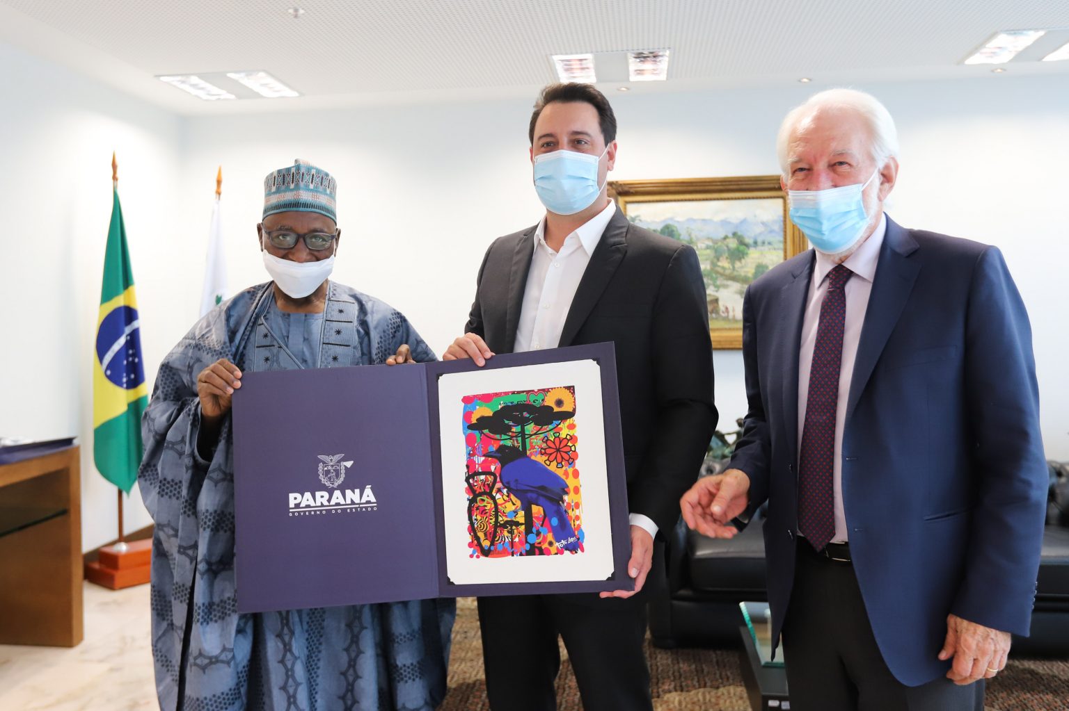 Embaixador da Nigéria faz visita oficial ao Paraná, sendo recebido pelo governador