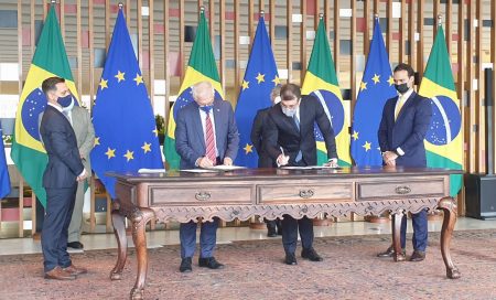 Brasil assina acordo de cooperação internacional com a União Europeia