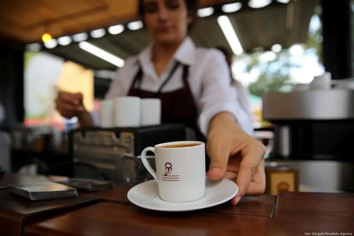 Empresário quer dar ao café turco o lugar que ele merece