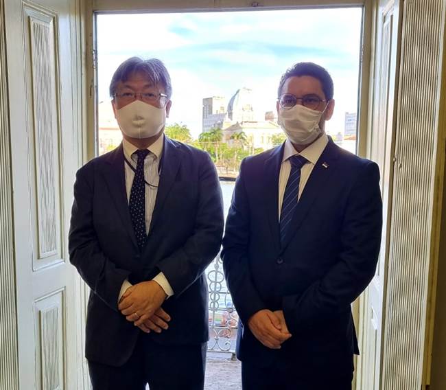 Cônsul-geral do Japão visita secretário do Trabalho e Emprego de Pernambuco