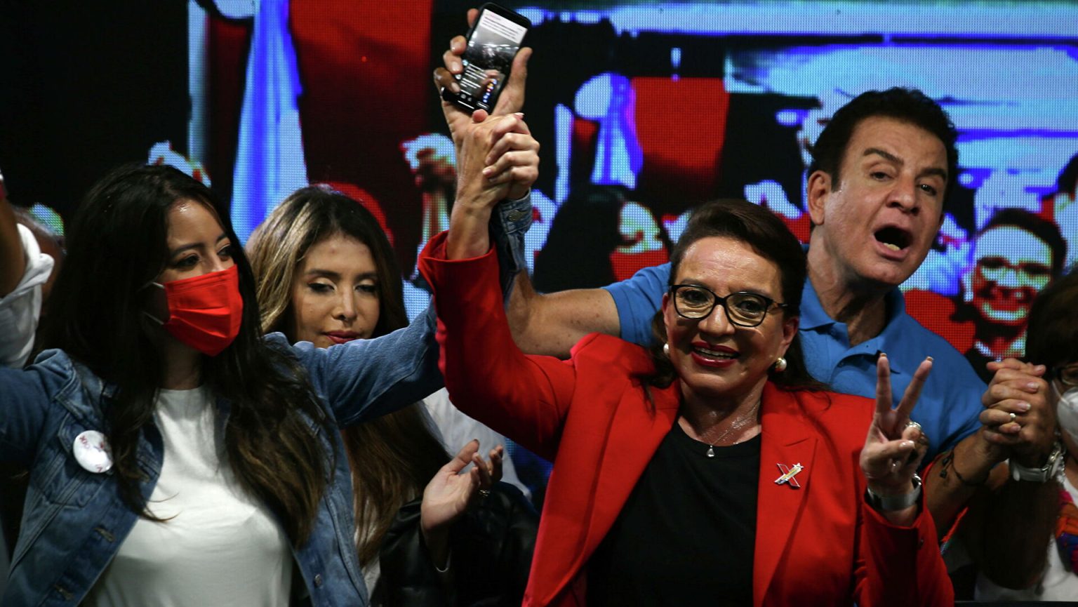 Xiomara Castro, é a primeira mulher eleita presidente de Honduras
