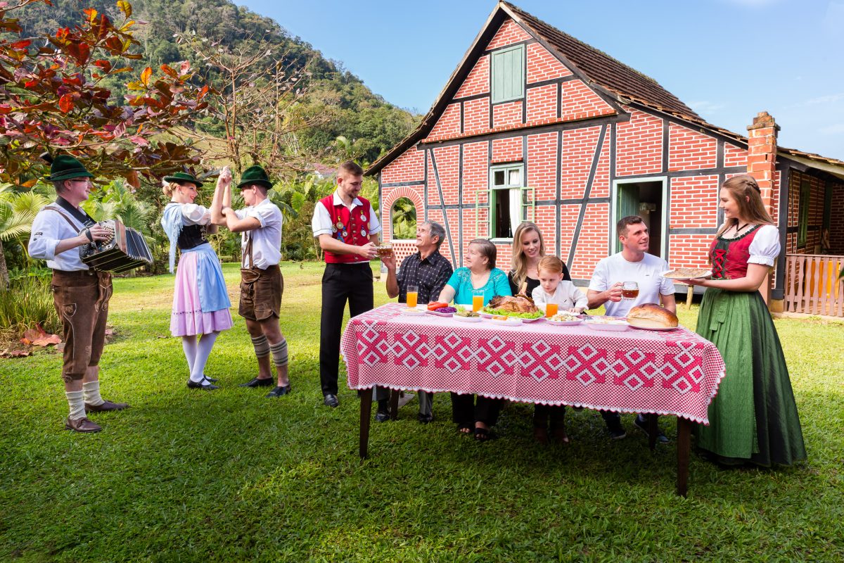 Pomerode inicia a 14ª Osterfest