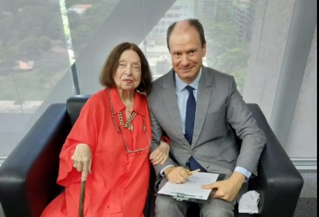 Nélida Piñón recebe nacionalidade espanhola