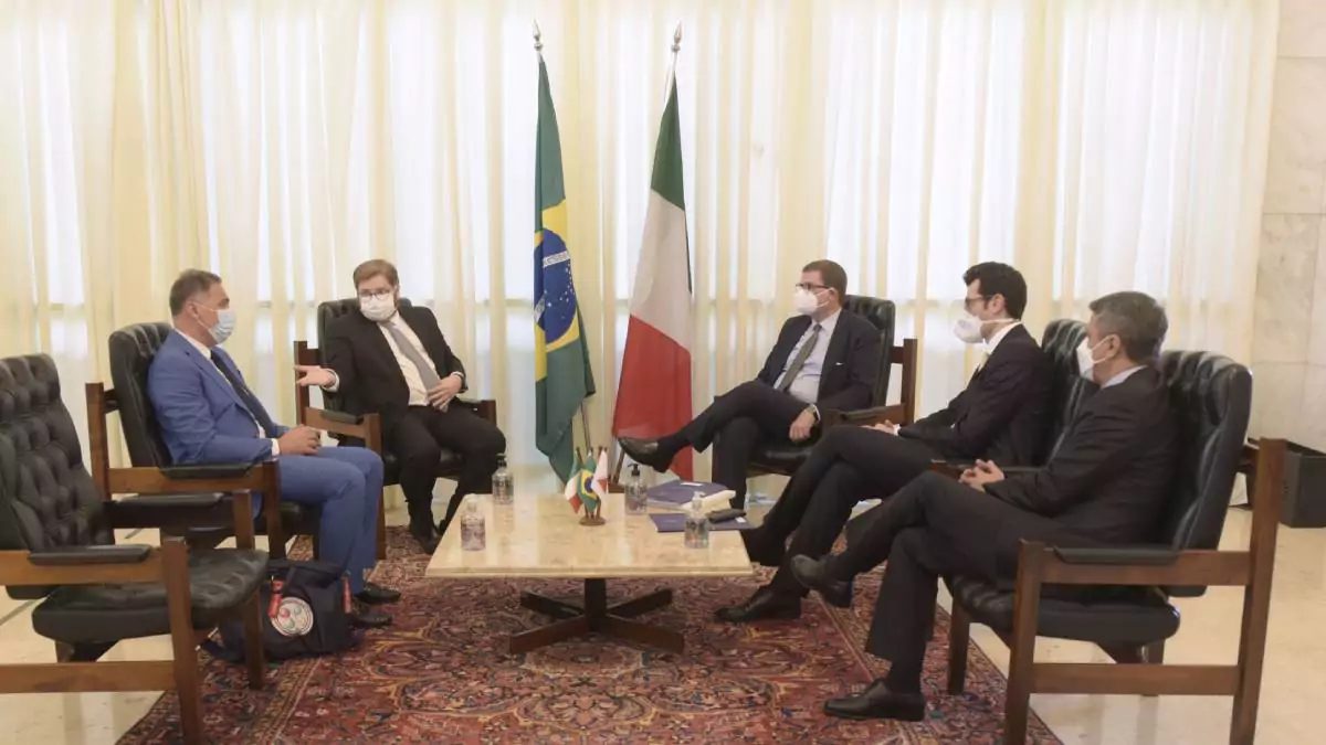 Embaixador da Itália visita Minas Gerais