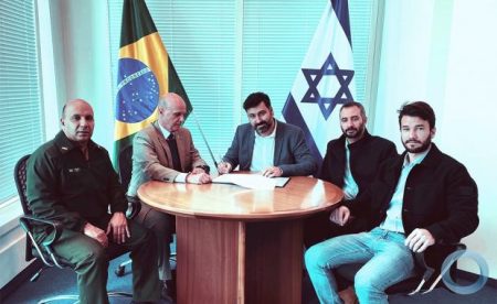 Exército Brasileiro assina termo de cooperação com empresa de Israel para capacitação de militares