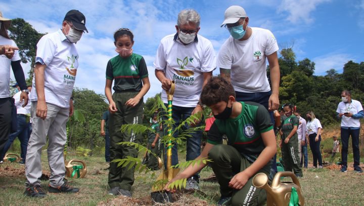 Com apoio do Consulado do Japão, Prefeitura de Manaus refloresta área com mais de 4 hectares