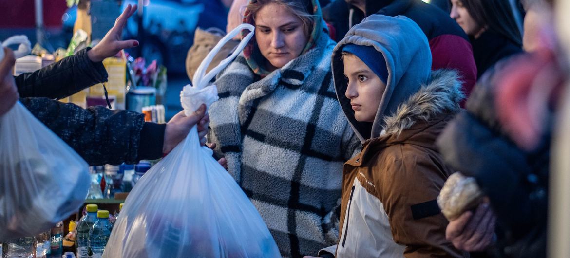 Uma criança vira refugiada a cada segundo na Ucrânia, afirma Unicef