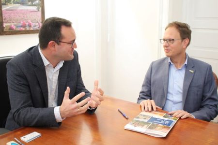 Cônsul-geral dos Estados Unidos visita a cidade de Bento Gonçalves (RS)