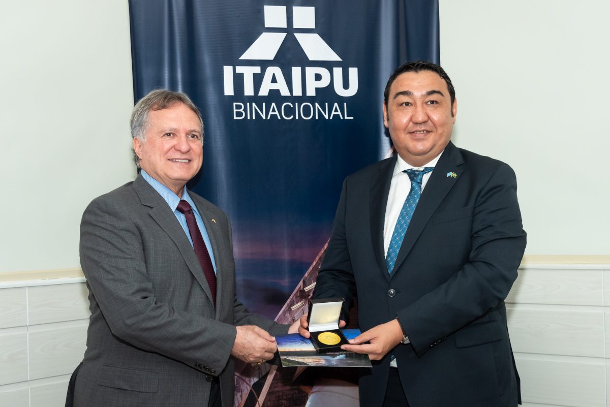 Itaipu vai contribuir para as relações bilaterais entre Brasil e Cazaquistão