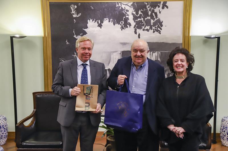 Cônsul-geral dos Estados Unidos realizou visita oficial a Curitiba