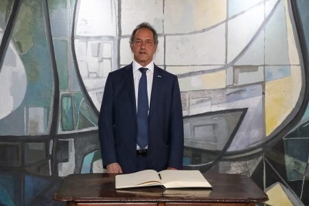 “Argentina e Brasil vão garantir alimentos e energia para a região”, diz embaixador Daniel Scioli