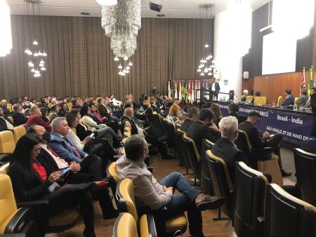 Embaixador indiano Suresh Reddy fala no Fórum Internacional dos municípios do BRICS em São Paulo