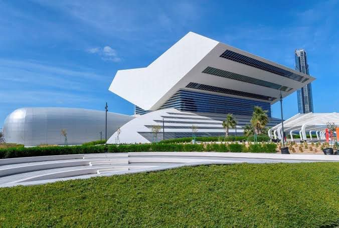 Biblioteca Mohammed bin Rashid inaugurada em Dubai