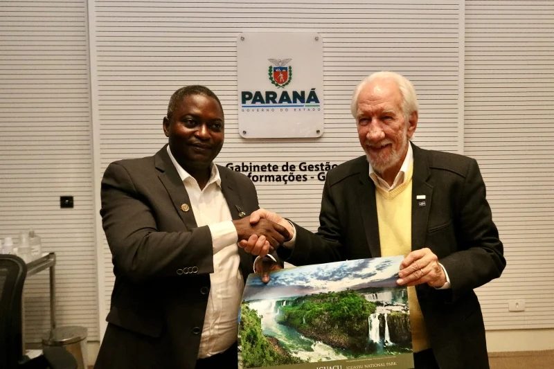 Paraná apresenta destaques da economia ao embaixador da Tanzânia