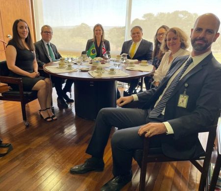Representantes do Reino Unido e Brasil discutem sobre cibersegurança