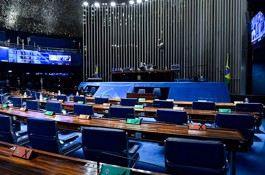 CCJ do Senado debate PEC que permite parlamentar chefiar embaixada sem perder mandato