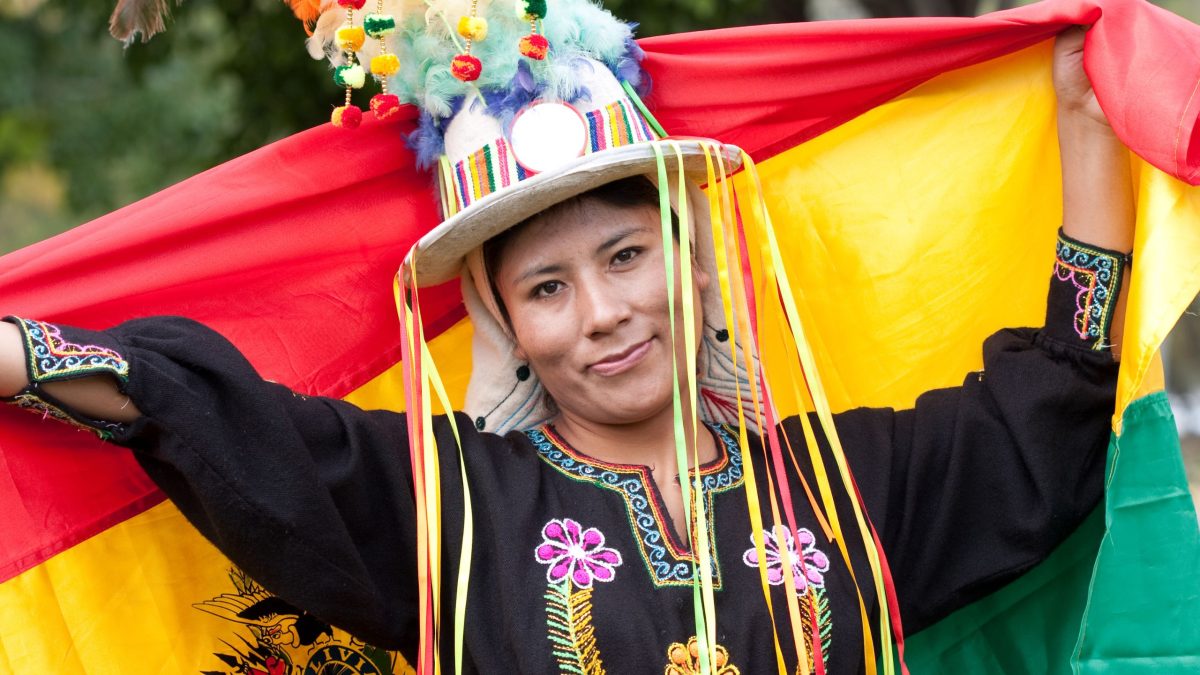 Bolivianos festejam independência