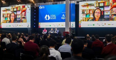 Transição e segurança dependem de uma mudança do padrão de consumo de energia, afirmam especialistas globais