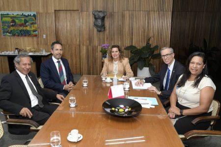 Embaixador do Peru quer aproveitar afinidades com Minas para firmar parcerias com a UFMG