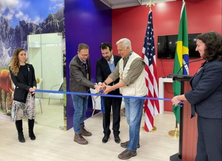 Estande dos Estados Unidos inaugura estande na Expointer em Esteio (RS)