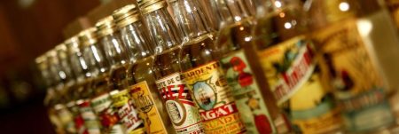 Exportação de cachaça brasileira cresceu quase 30% em 2021, aponta relatório