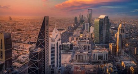 Arábia Saudita lidera o GCC, com crescimento de 77% em concessões de contratos no segundo trimestre