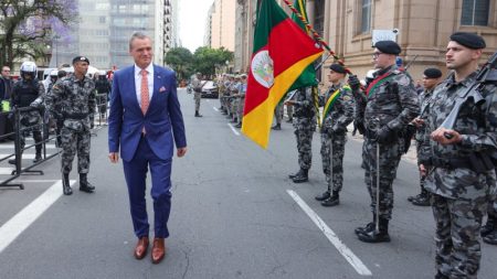 Governador do RS recebe embaixador da Noruega para tratar sobre parcerias em hidrogênio verde