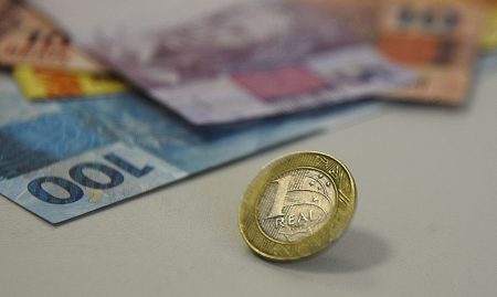 Participação do Brasil no PIB mundial cai quase pela metade desde 1980, aponta estudo
