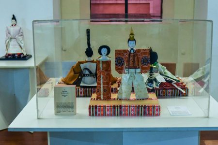 Bonecos japoneses são tema de exposição no Sesc em Curitiba