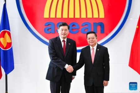 Secretário-geral da ASEAN apela para elevar parceria ASEAN-China a novo patamar