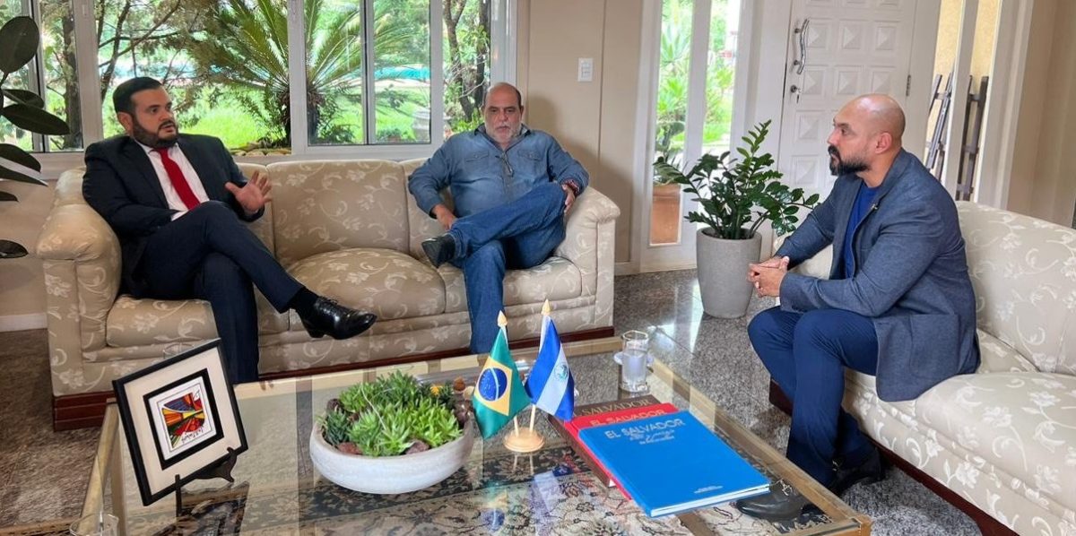 Prefeitura de Manaus e embaixada de El Salvador firmam ampliação na relação entre as cidades-irmãs
