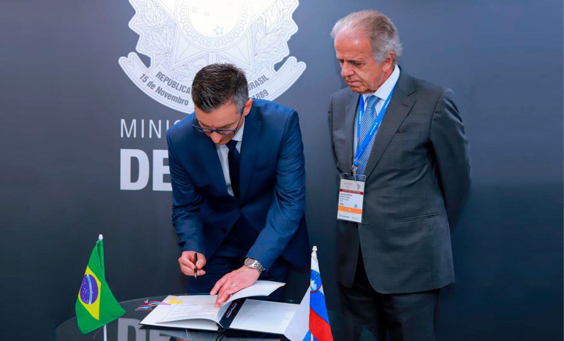 Ministério da Defesa do Brasil assina acordo de cooperação com o Governo da Eslovênia