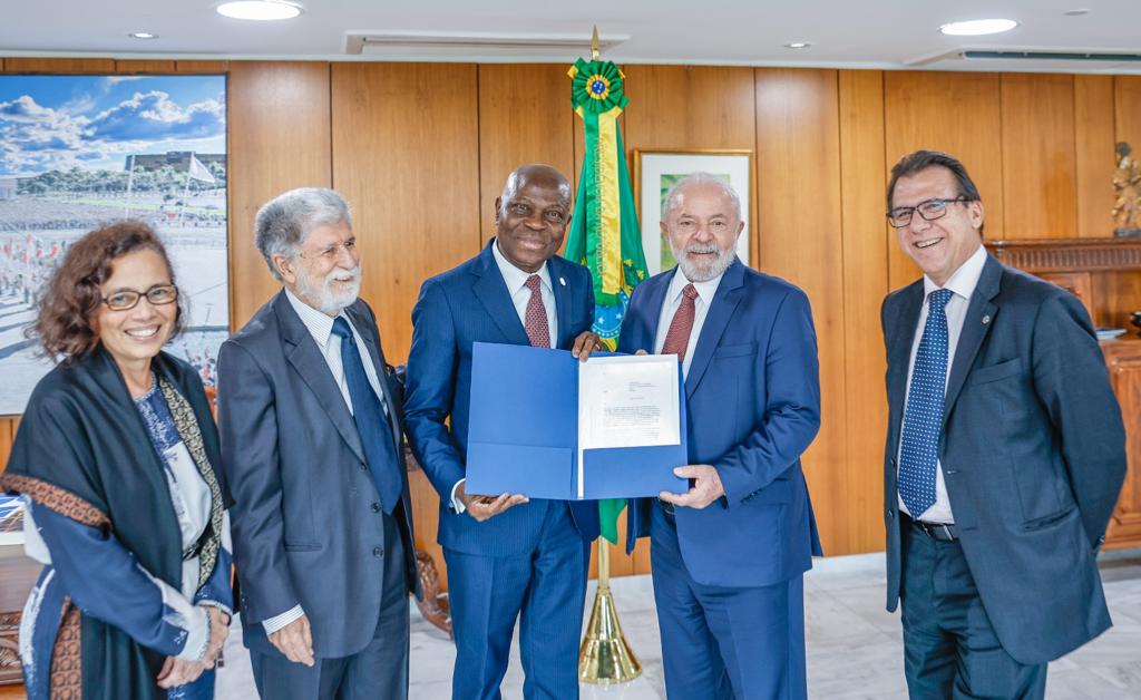 Presidente do Brasil recebe convite para lançamento da Coalizão Global para a Justiça Social