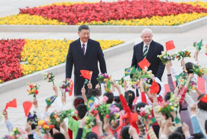 Lula reúne-se com Xi Jiping em Pequim