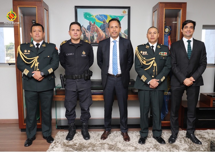 PMDF recebe visita do Embaixador do Peru