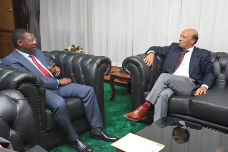Embaixador do Brasil no Quênia reúne-se com presidente da Assembleia Nacional queniana
