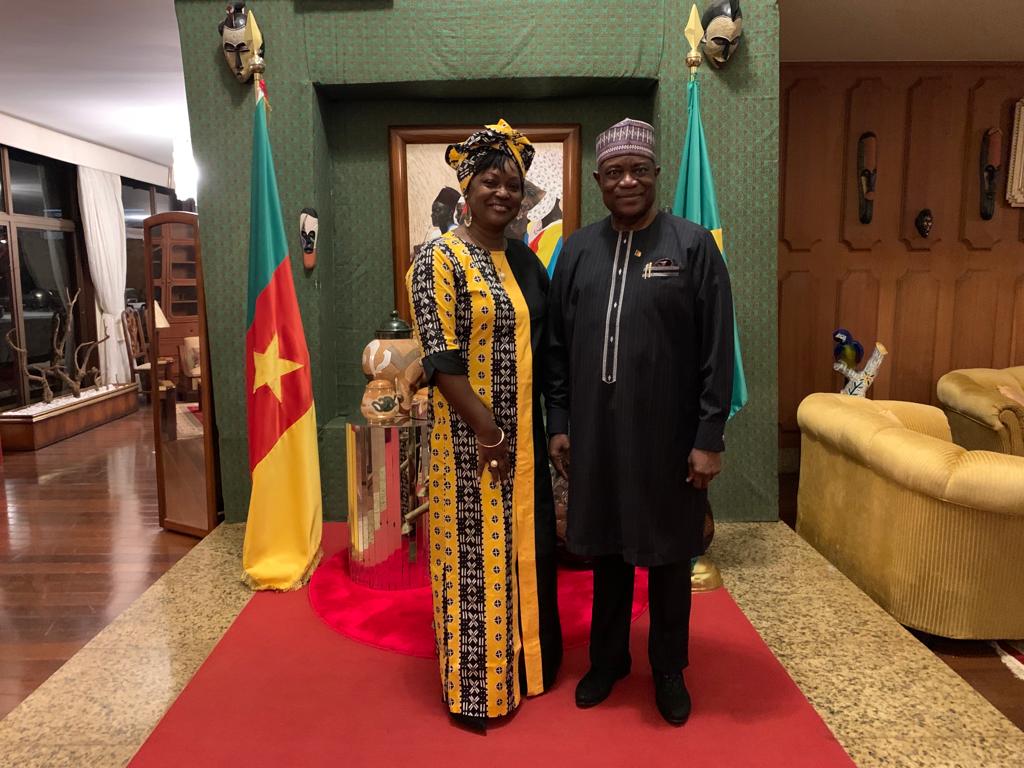 Embaixador e Embaixatriz do Cameroun comemoram a 51° Data Nacional do país