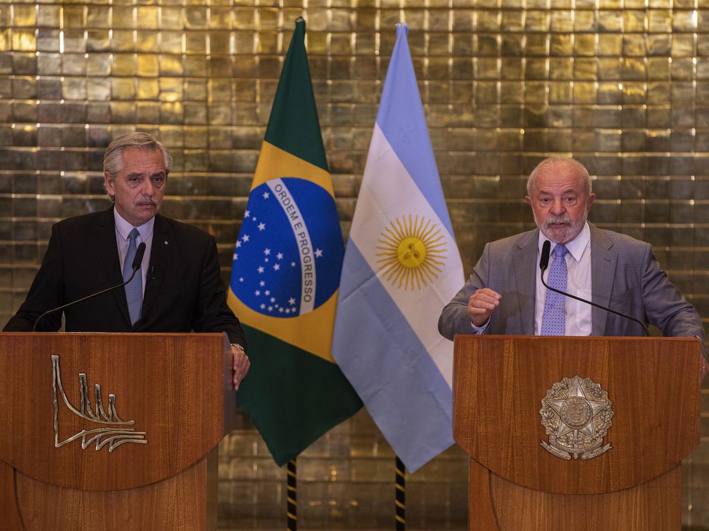 Lula reúne-se com presidente da Argentina em Brasília