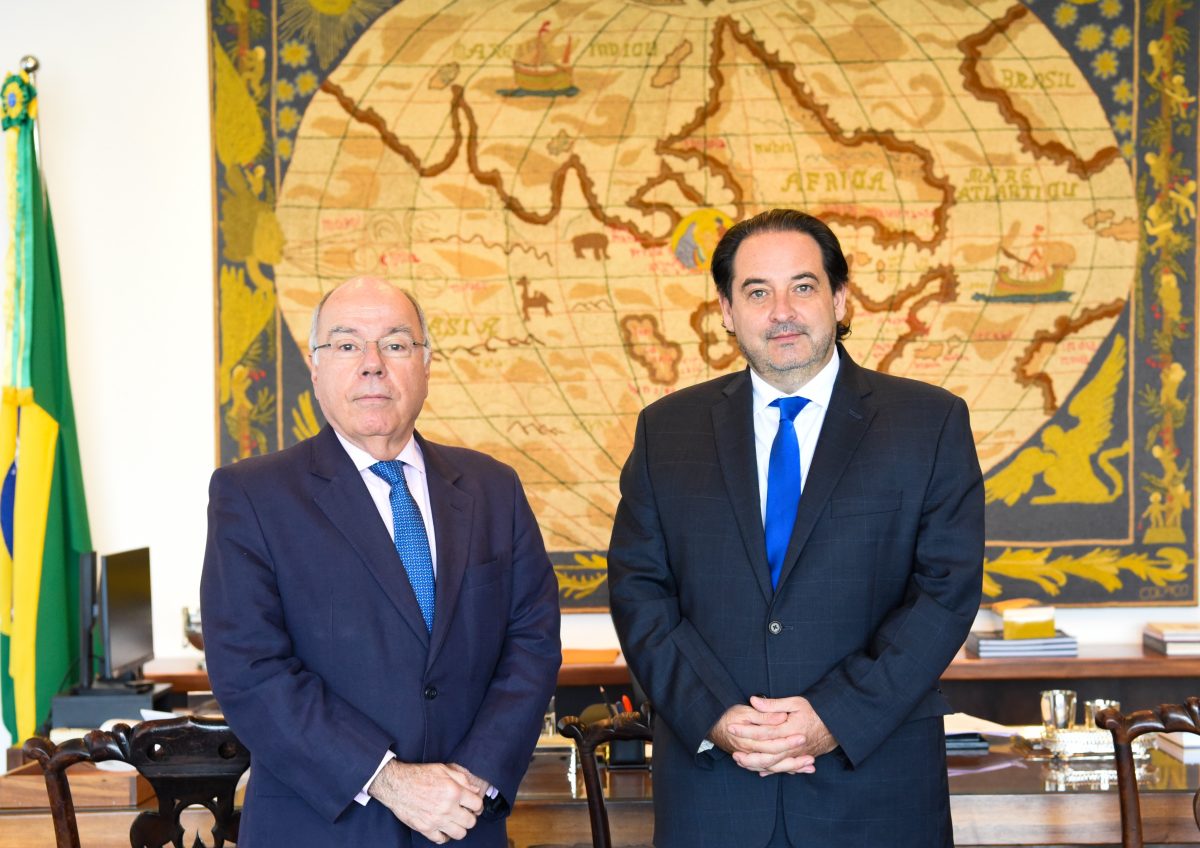 Ministro Mauro Vieira recebe no Itamaraty o Secretário Executivo da OLADE