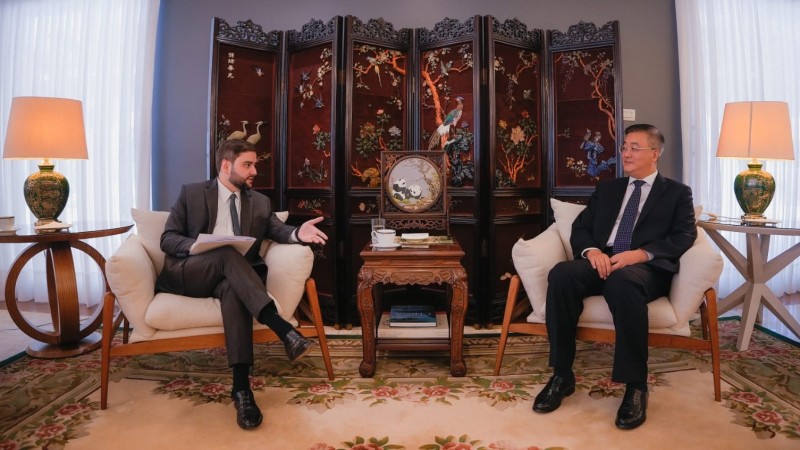 Governador em exercício do RS reúne-se com embaixador chinês em Brasília