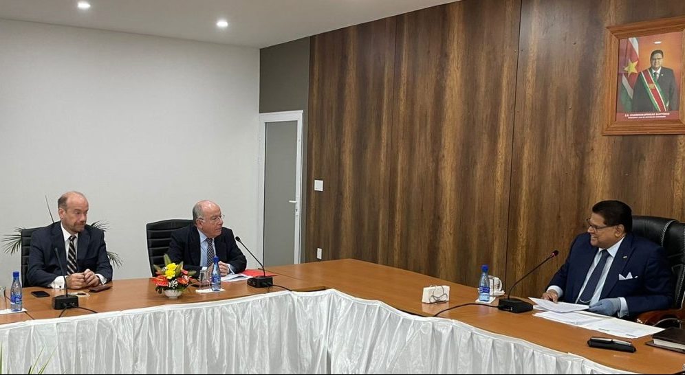 Mauro Vieira reúne-se com o presidente do Suriname