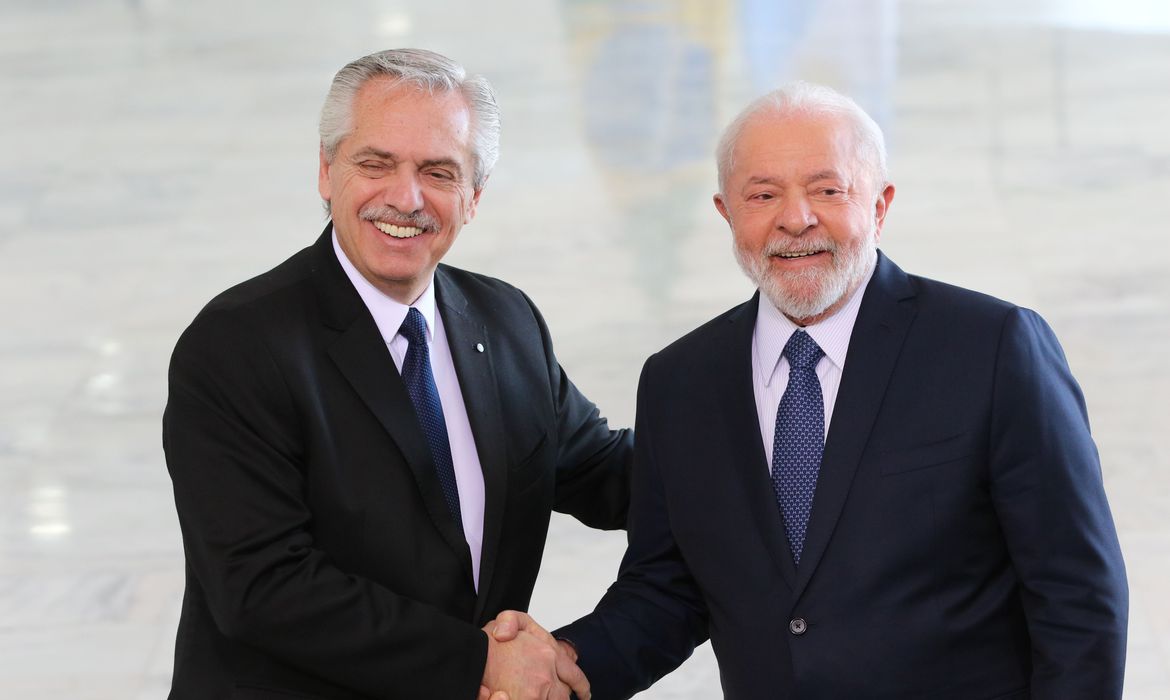 Brasil tem articulado ajuda para Argentina em meio à crise econômica