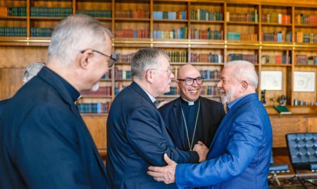 Lula recebe presidente da CNBB e núncio apostólico do Vaticano no Brasil