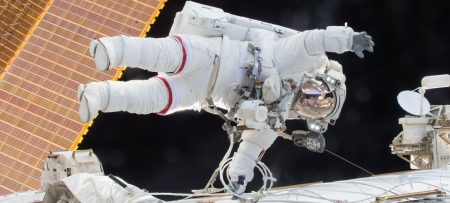 Mundo precisa criar regras para exploração espacial, diz Guterres