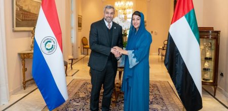 Ministra Reem Al Hashemy visita o Paraguai