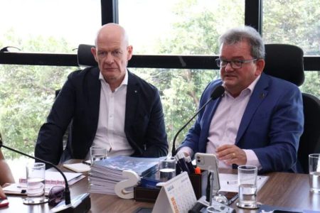 Embaixador da Irlanda visita Fecomércio e discute potencial de exportação de Sergipe