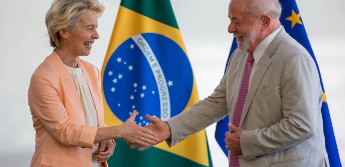Presidente da Comissão Europeia reúne-se com presidente Lula em Brasília